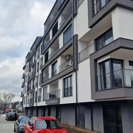 Апартаменти Ride & Chill With Summer Terrace And Private Parking In Rezidencia Paludzka Ліптовський Мікулаш