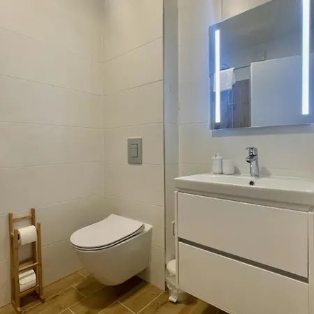 Ride & Chill With Summer Terrace And Private Parking In Rezidencia Paludzka Διαμέρισμα Liptovský Mikuláš