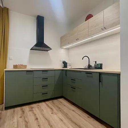 Ride & Chill With Summer Terrace And Private Parking In Rezidencia Paludzka Apartamento