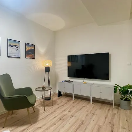 Ride & Chill With Summer Terrace And Private Parking In Rezidencia Paludzka Liptovský Mikuláš