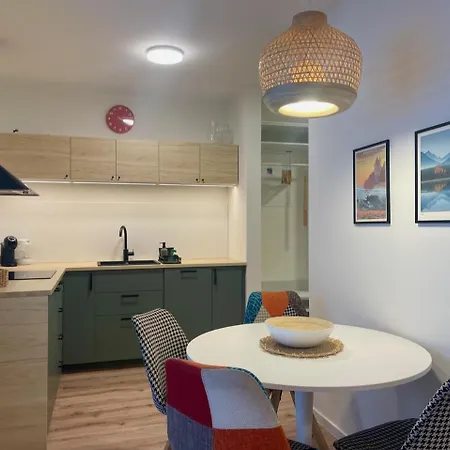 Ride & Chill With Summer Terrace And Private Parking In Rezidencia Paludzka Апартаменти *