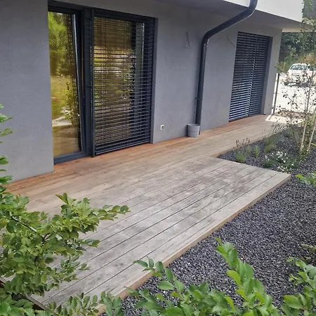 Ride & Chill With Summer Terrace And Private Parking In Rezidencia Paludzka *