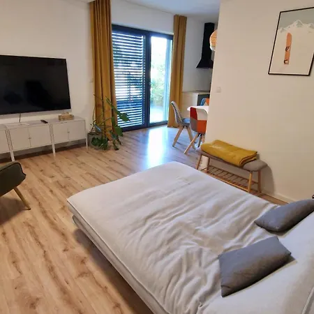 Ride & Chill With Summer Terrace And Private Parking In Rezidencia Paludzka Apartamento Liptovský Mikuláš