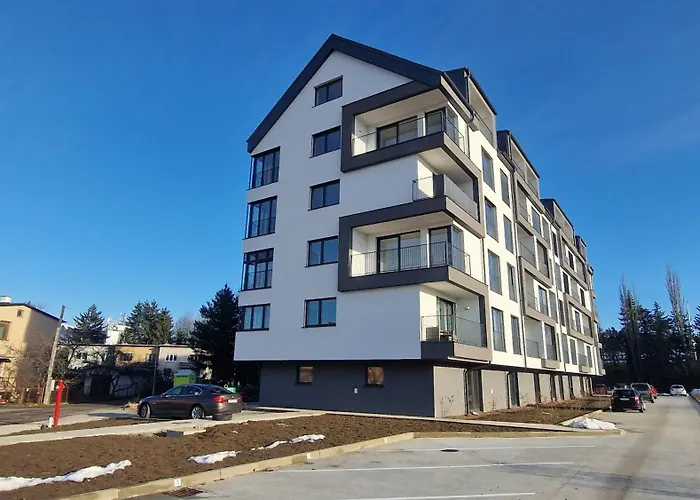 Ride & Chill With Summer Terrace And Private Parking In Rezidencia Paludzka *