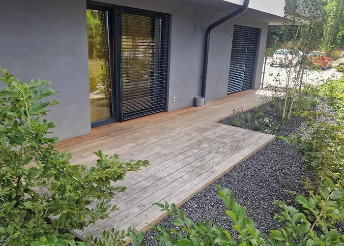 Ride & Chill With Summer Terrace And Private Parking In Rezidencia Paludzka *